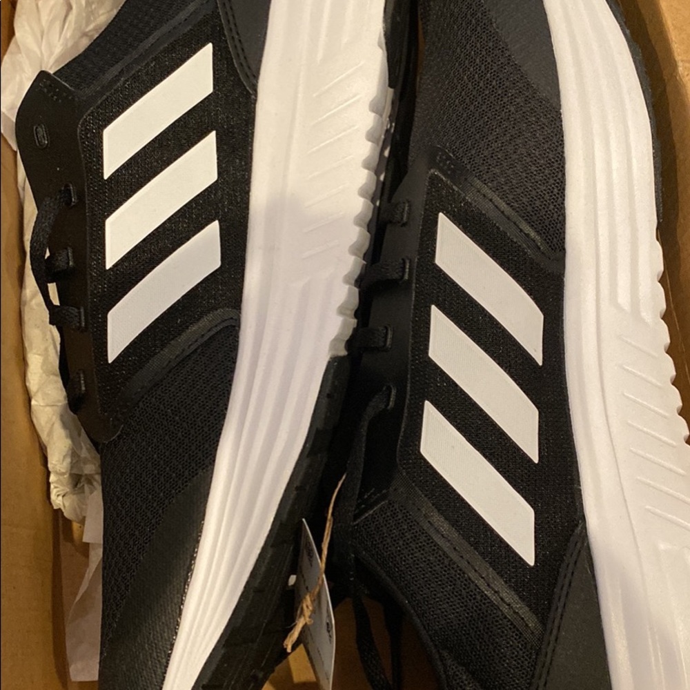 NWT mens Adidas running shoes